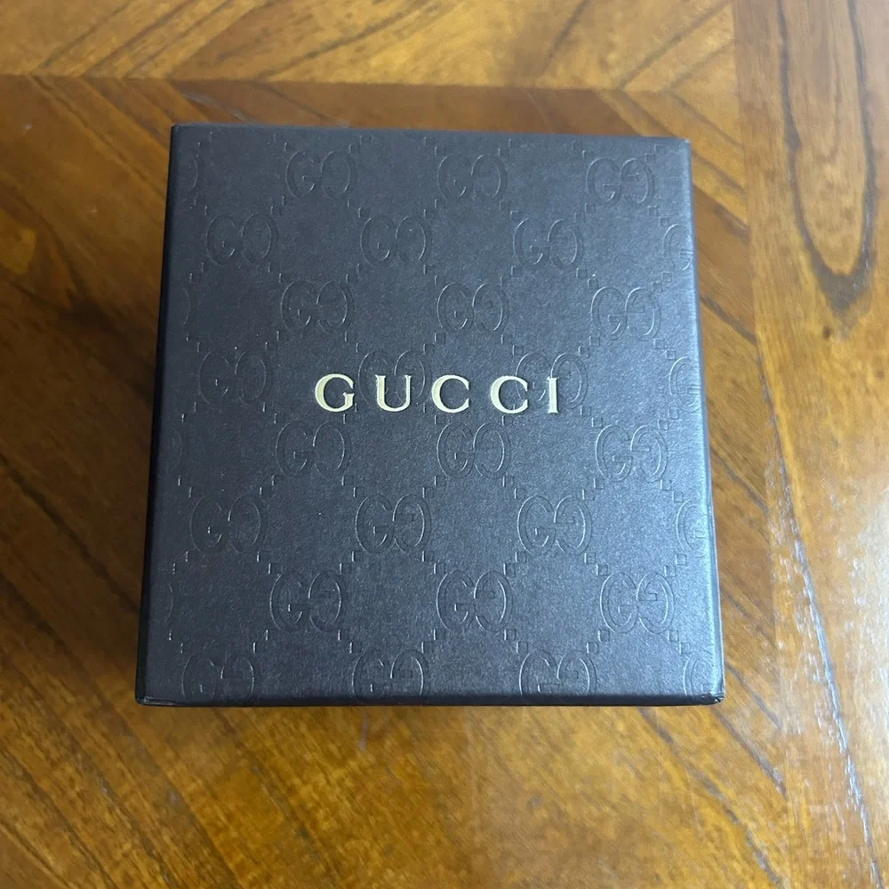Gucci watch authentic g timeless quartz brown dial brown leather strap ya126403